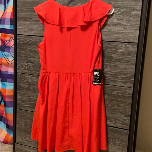 NWT Express Ruffle Dress - Picture 4 of 5